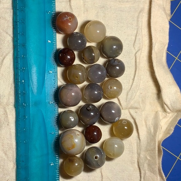 *SOLD* Round Agate Beads - Picture 4 of 5